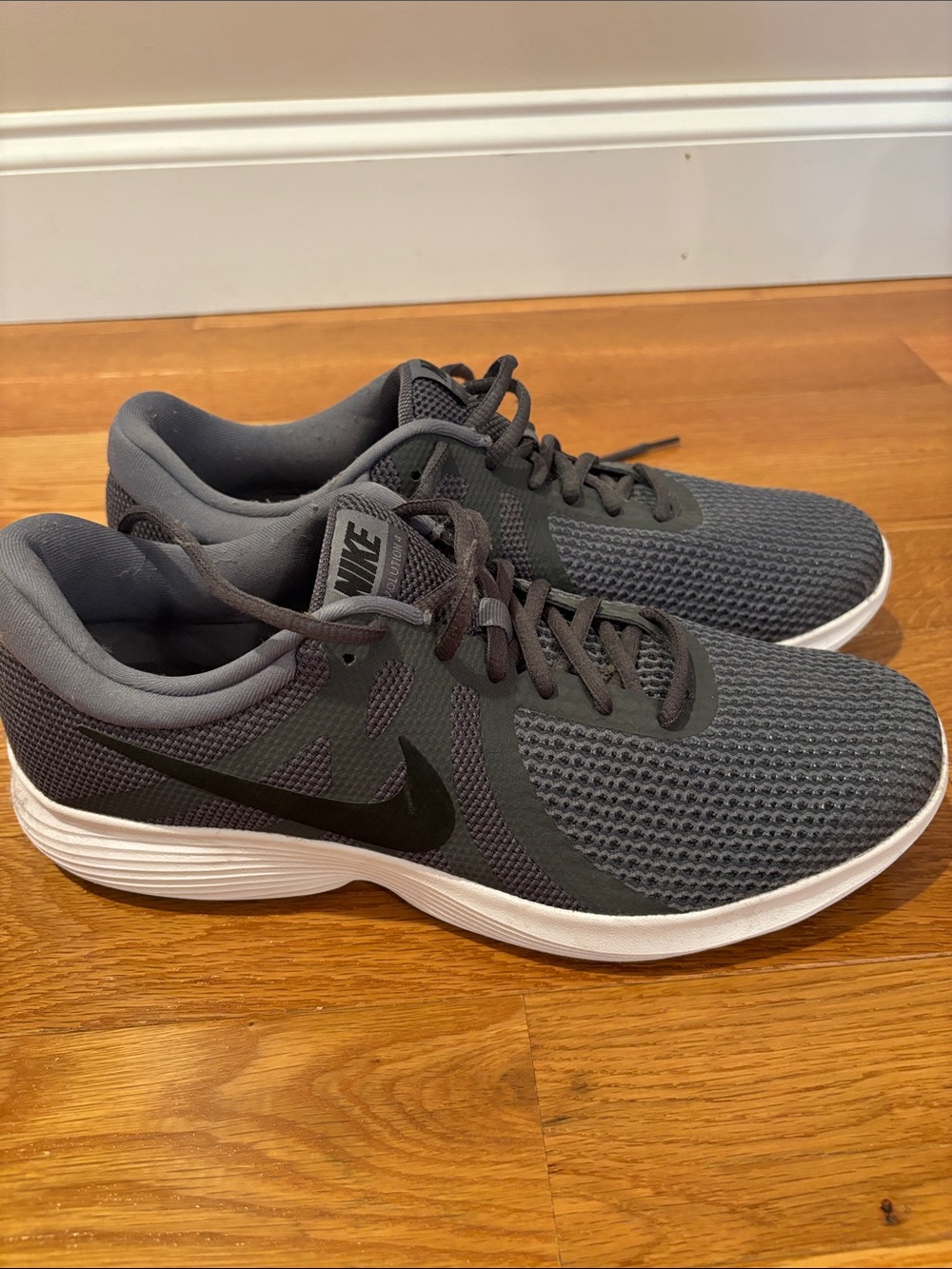 Nike Men’s Gray Running Shoes - revolution 4